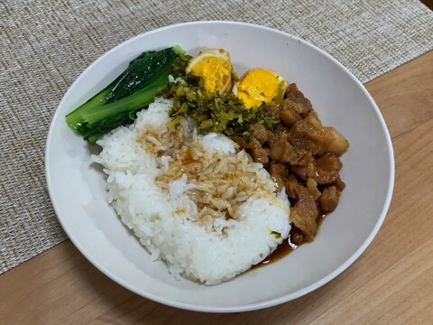 台湾の伝統ご飯。本格的な台湾ルーロー飯(魯肉飯)